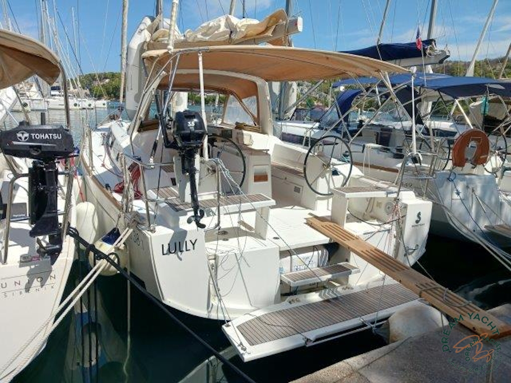 Oceanis 38.1 – Lully